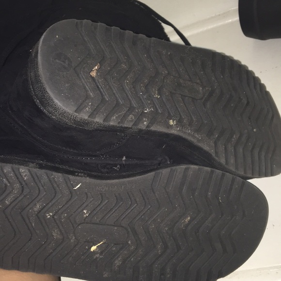 Boots - Picture 3 of 4